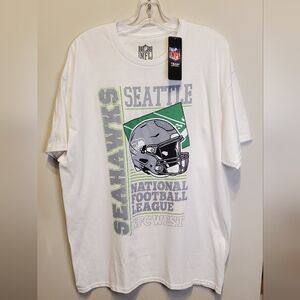 86. NWT - NFL Seattle Seahawks Graphic T-Shirt